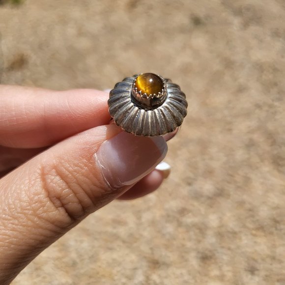 Vintage Navajo Tiger's Eye Concho Style Small Silver‎ Ring Handmade Jewelry - Picture 3 of 9